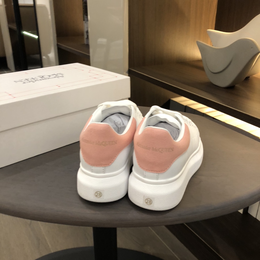 Children's shoes child